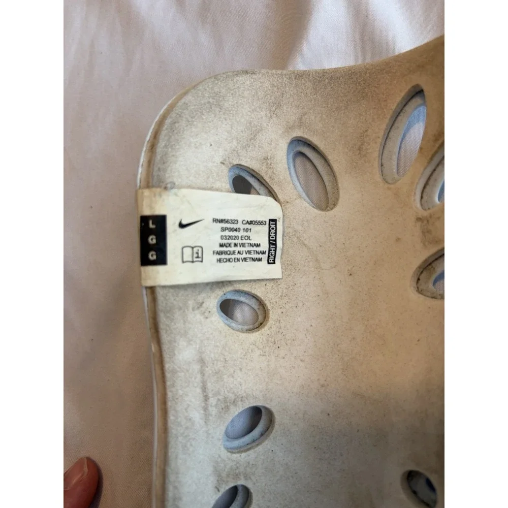 Nike Kids Soccer Shin Guards Size Large